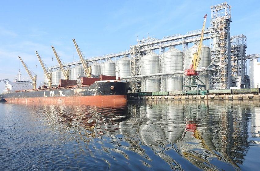 Russian drone attack damages warehouses and power grids at Mykolaiv port