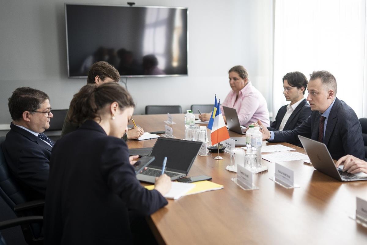 Ukraine and France strengthen ties: recovery fund, industry, and grain hubs