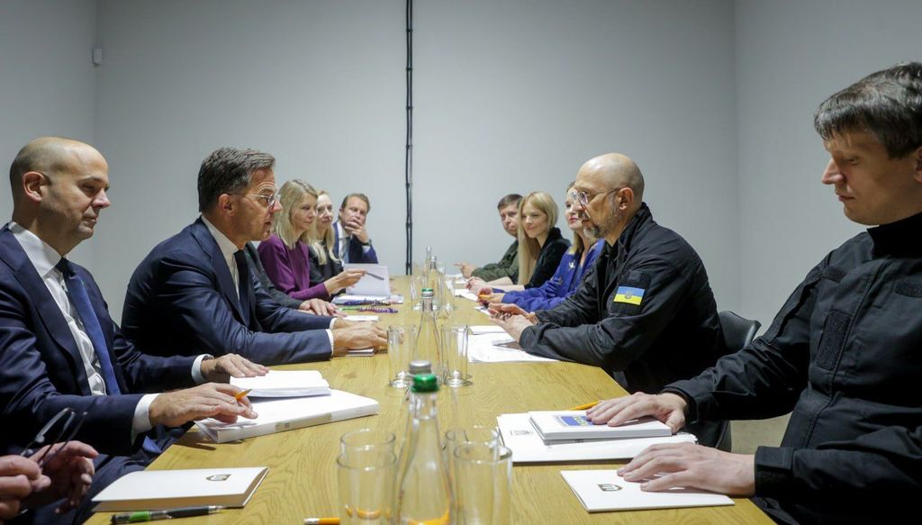 Denys Shmyhal and Mark Rutte discuss Ukraine-NATO defense cooperation