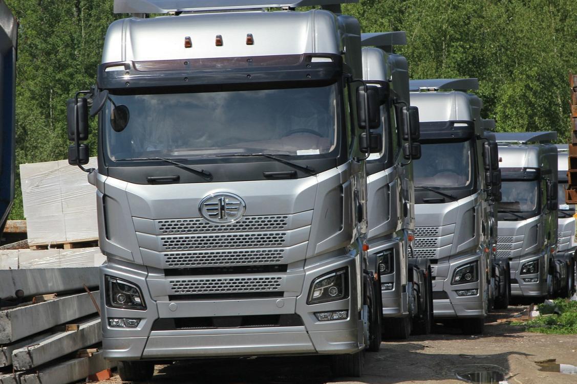 Foreign Intelligence Service: Due to Chinese imports, the market for domestic trucks in Russia has collapsed