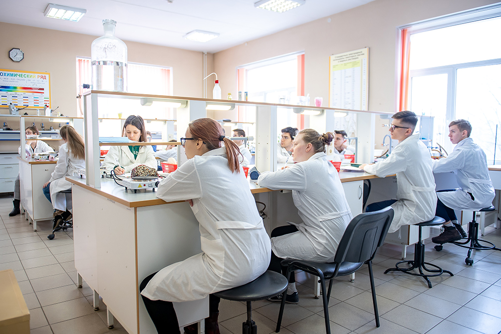 Foreign Intelligence Service: International isolation deprives Russian scientists of prospects