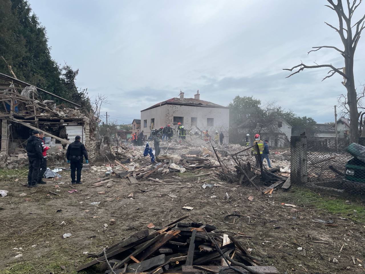Russian strikes cause civilian casualties and widespread damage across Ukraine