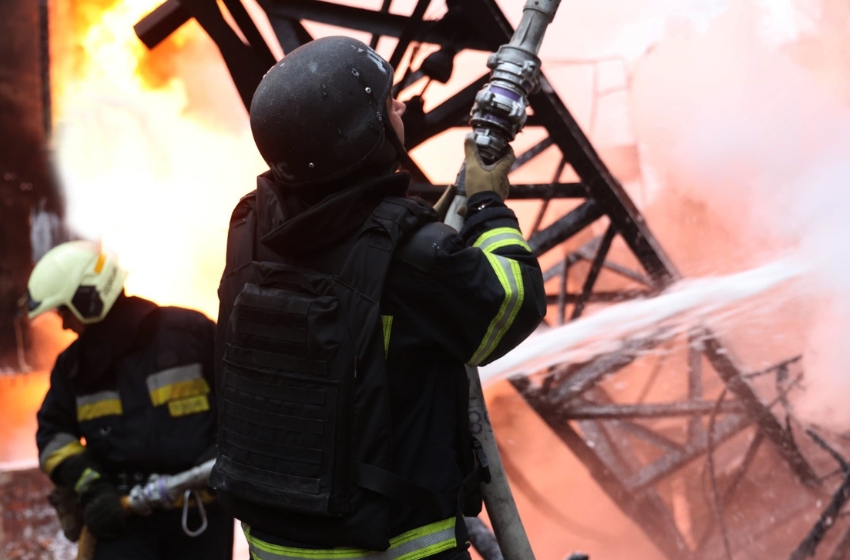 Russia launches over 30 missiles and 450 drones at Ukraine overnight