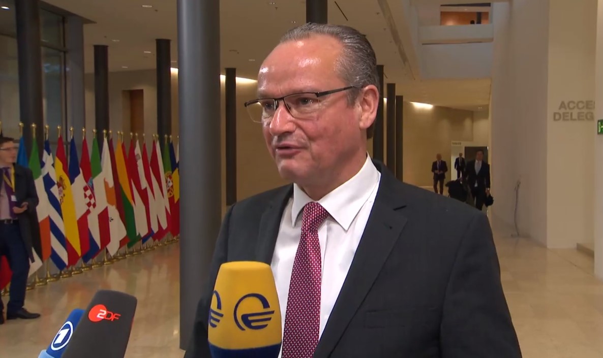 Günter Krichbaum: Peace negotiations can only take place with Ukraine directly, not through its leadership