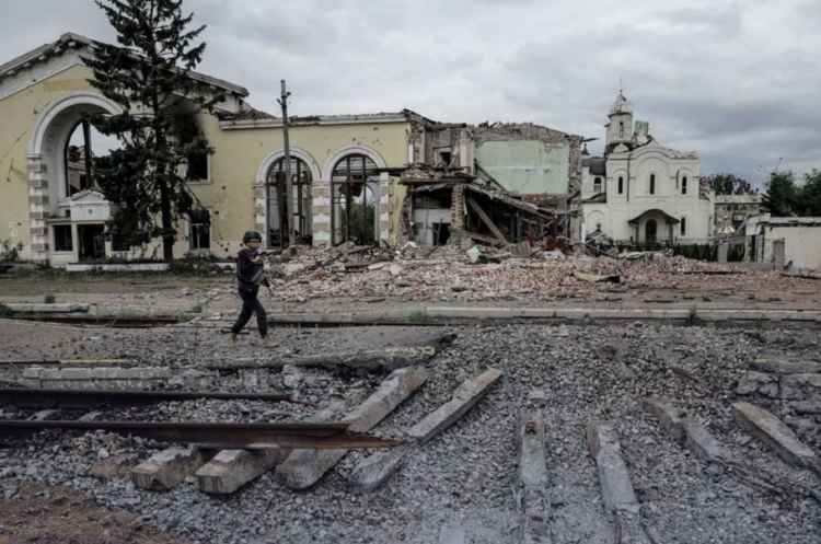 About 5,200 people remain in Kostyantynivka, a city currently without gas, water, or electricity