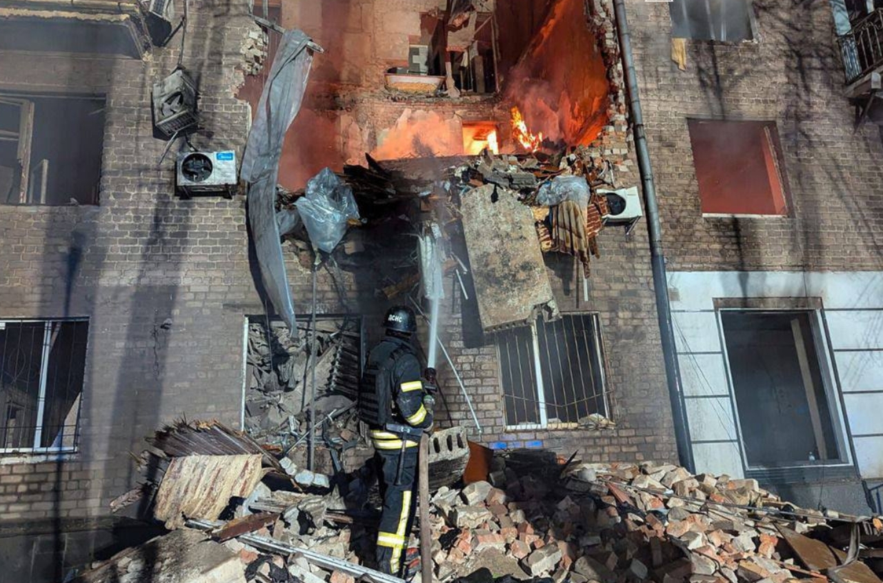 Russian missile and drone strike on Kryvyi Rih injures 23, damages dozens of buildings