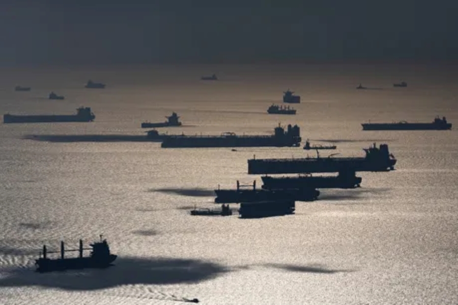 Foreign Intelligence Service: Russia’s shadow tankers keep oil flowing despite sanctions