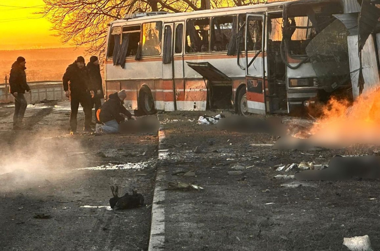 Russian attack on a bus in the Dnipropetrovsk region leaves 12 dead and 16 injured