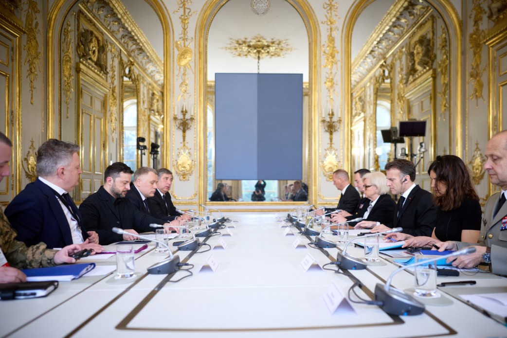 Zelenskyy and Macron discuss sanctions on Russia and defense support