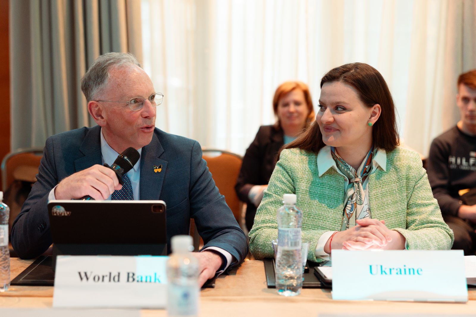 Ukraine and World Bank review URTF 2025 results, highlighting $2.8 billion in donor support