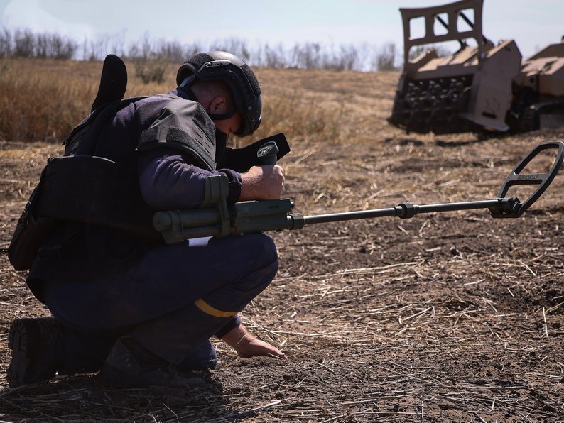 Humanitarian demining in Zaporizhzhia blocked by ongoing shelling