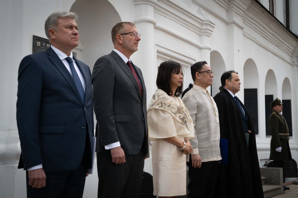 The President received letters of credence from the ambassadors of Algeria, the Philippines, Australia, and Moldova