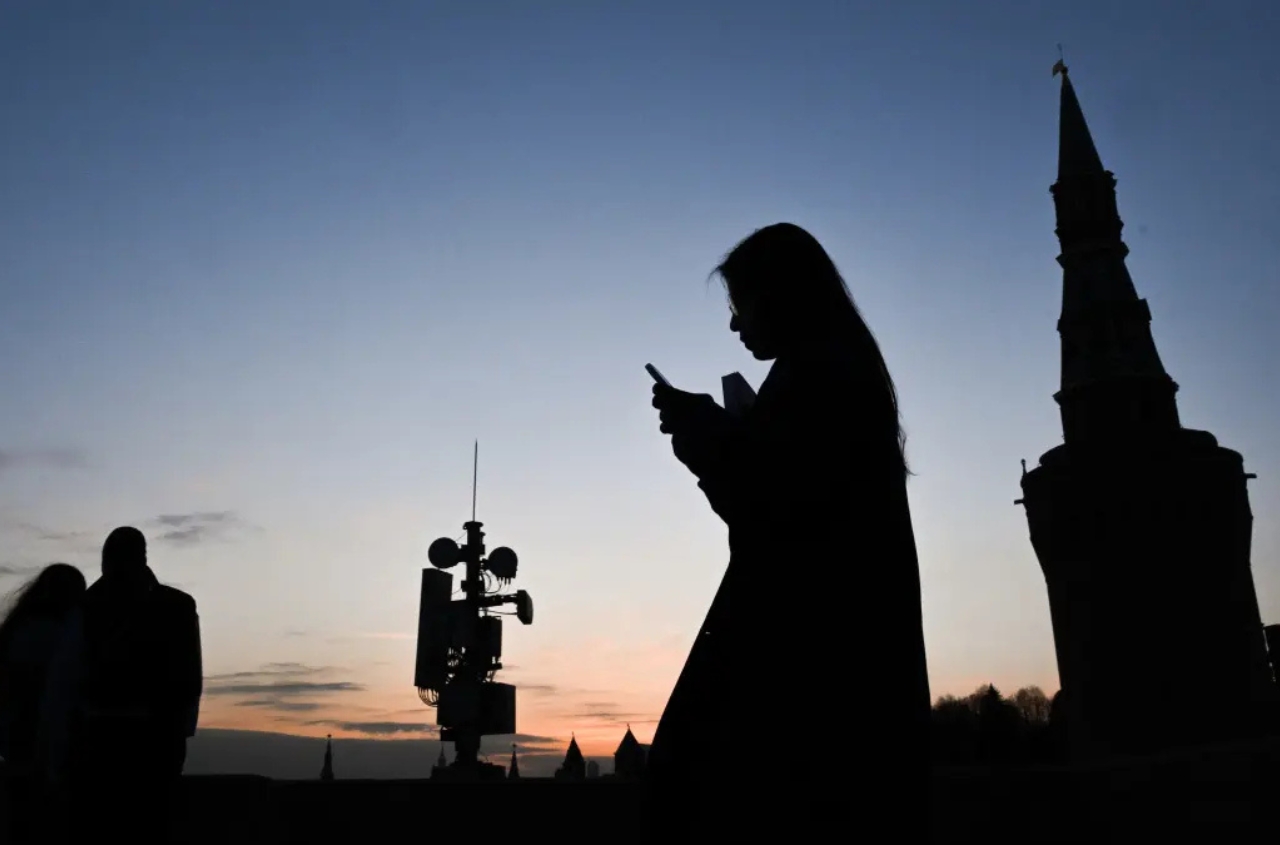 Vladislav Inozemtsev: How much the Russian economy loses from internet shutdowns