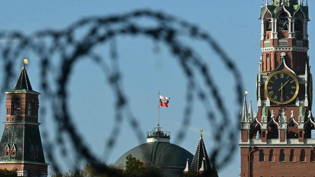 Foreign Intelligence Service: Russia’s federal budget recorded a deficit of $69.9 billion