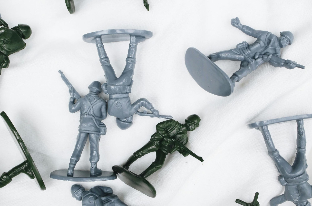 Foreign Intelligence Service: Moscow moves to tighten migrant controls, prioritizing military service