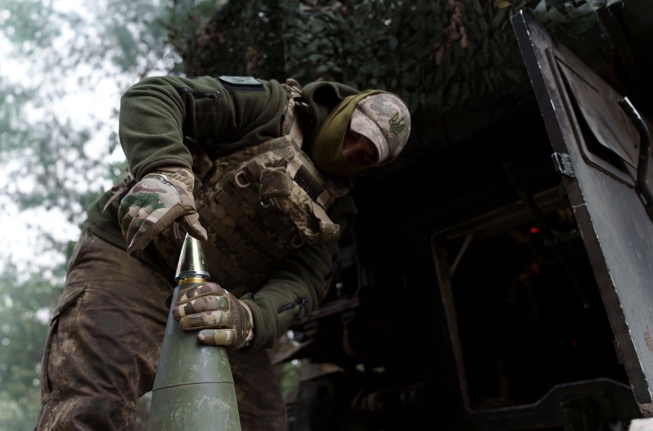 The Russian army lost another 1,470 troops and two helicopters over the past day