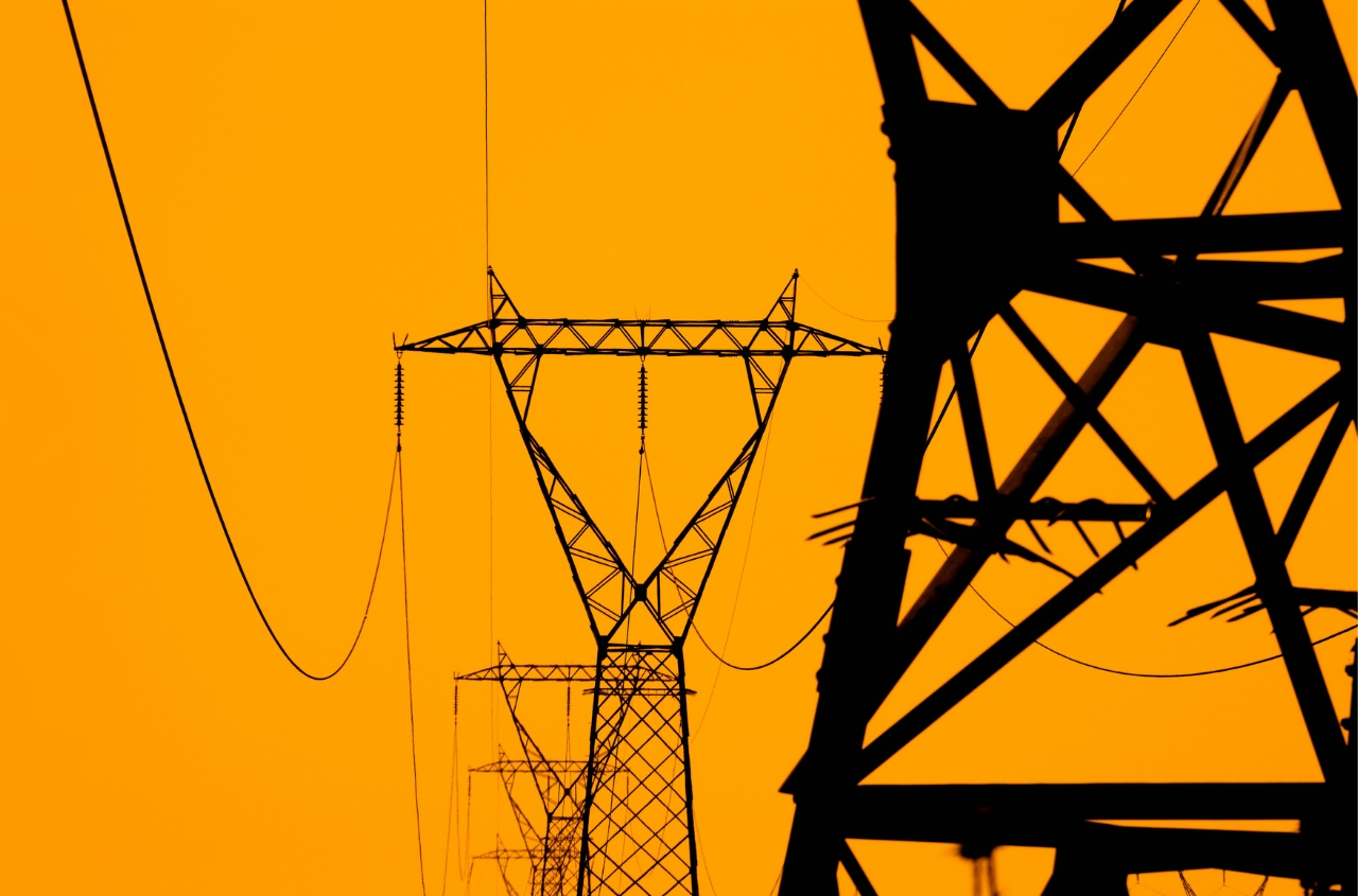 Ukraine cuts electricity imports by 40% in April while increasing exports by 10%