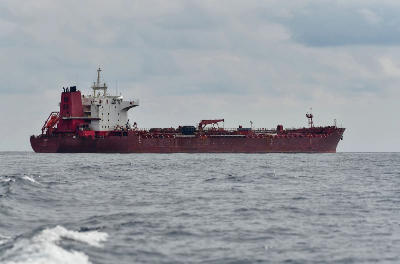 Defence Intelligence publishes data on 12 shadow fleet tankers and 200+ captains linked to Russian oil exports