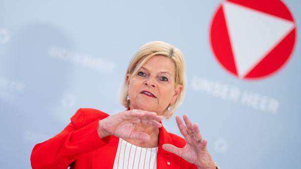 Austria calls on Europe to boost defense spending and reduce security dependence