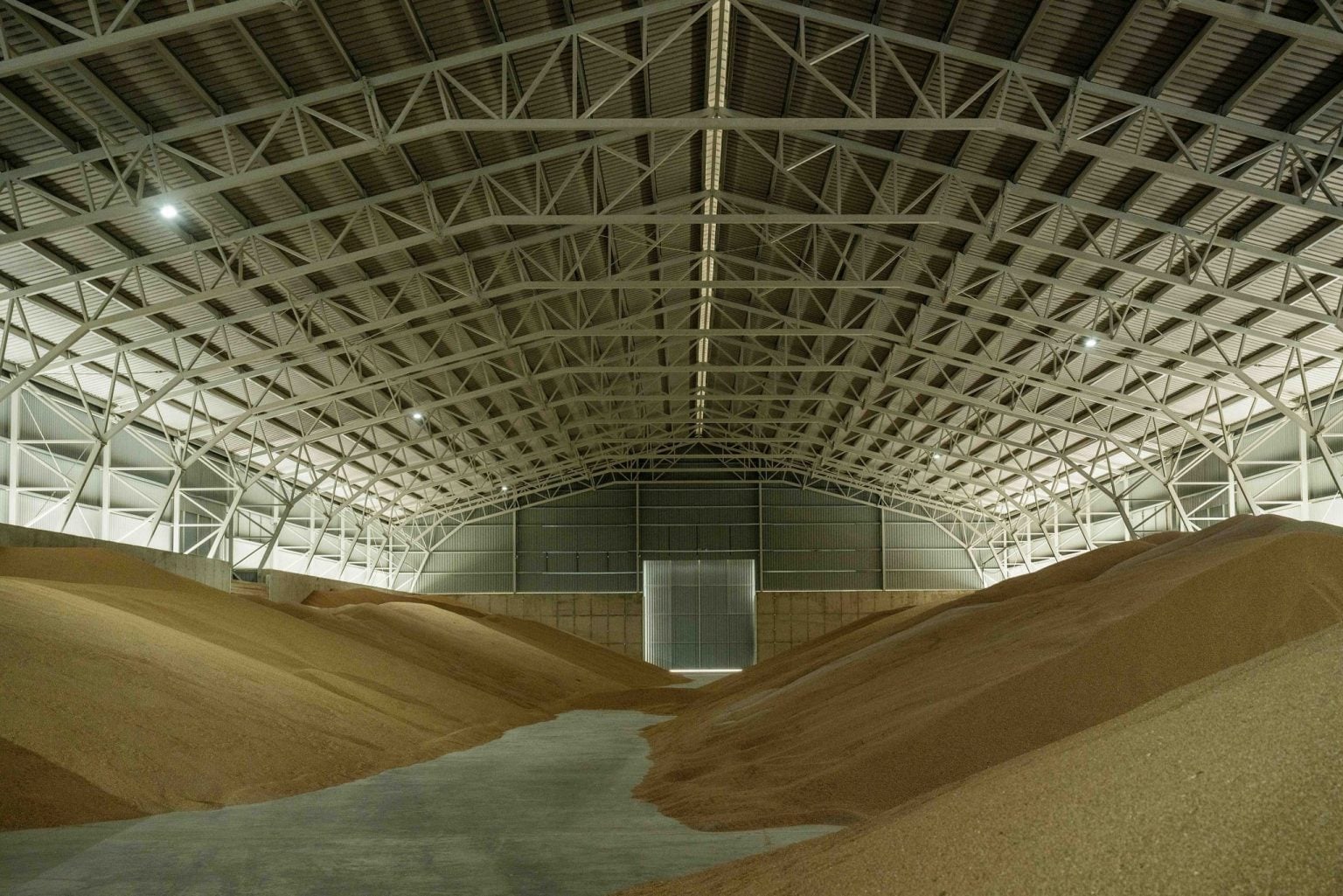 Hungary introduces new ban on Ukrainian agricultural products