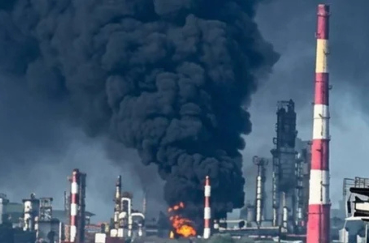 General Staff: Syzran Refinery stops work following Ukrainian strike