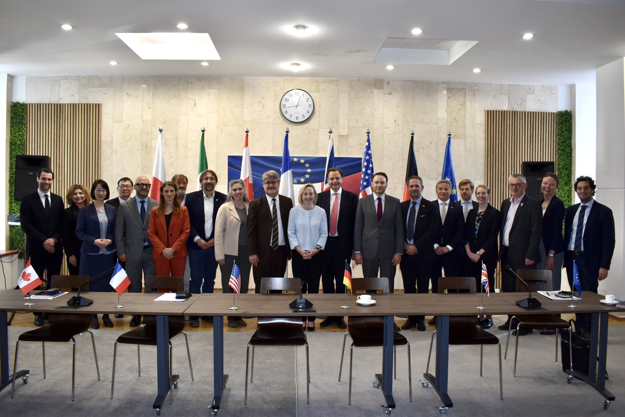 All G7 ambassadors remain in Kyiv despite Moscow's strike threats