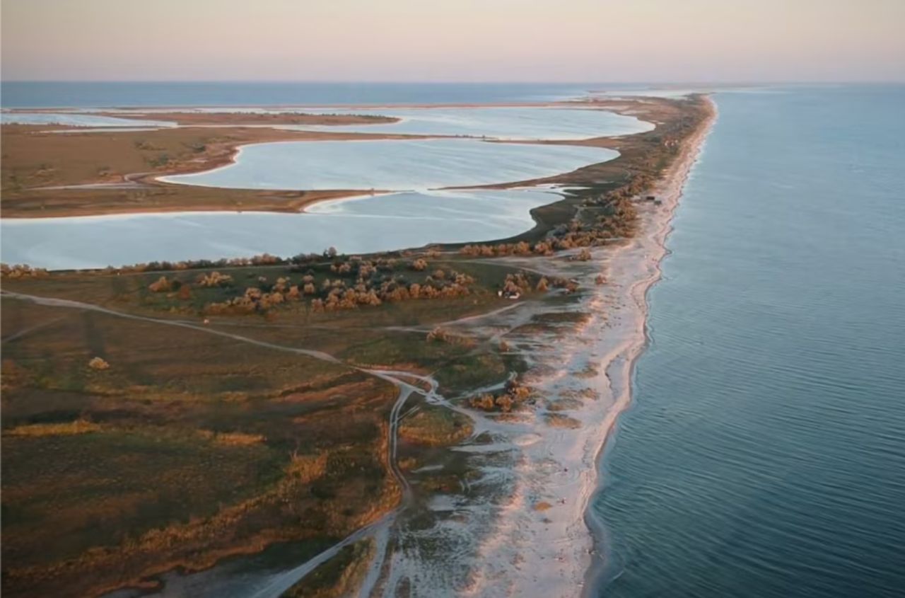 Russia reinforces Kinburn Spit with elite special forces