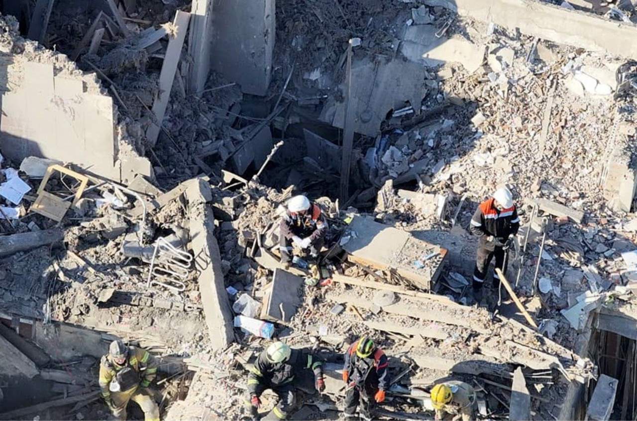 16 killed, dozens injured in Russian missile strike on Dnipro