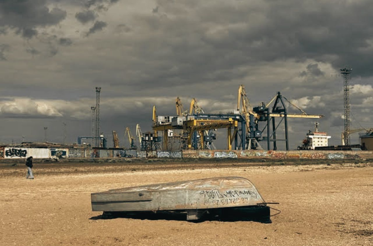 Russia cuts funding for Mariupol for first time since seizure