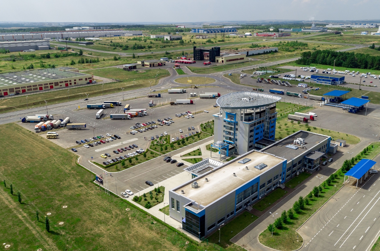 Ukrainian teens from Luhansk region taken to Tatarstan for training programms
