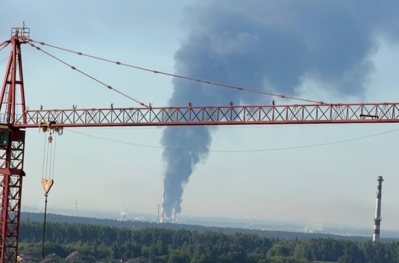 Ukrainian defense forces hit oil refinery in Russia's Nizhny Novgorod