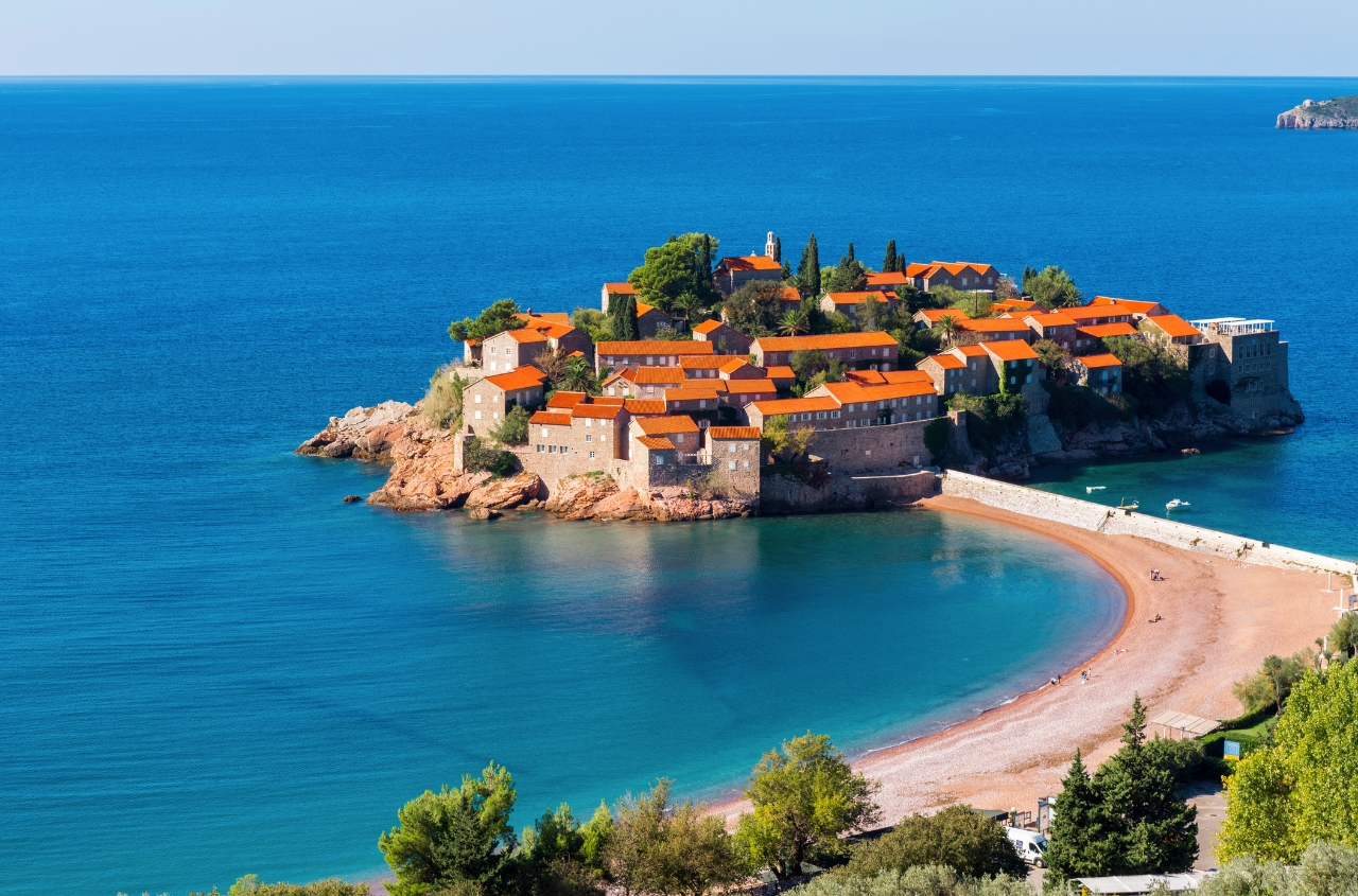 Montenegro introduces visa requirements for Russian citizens