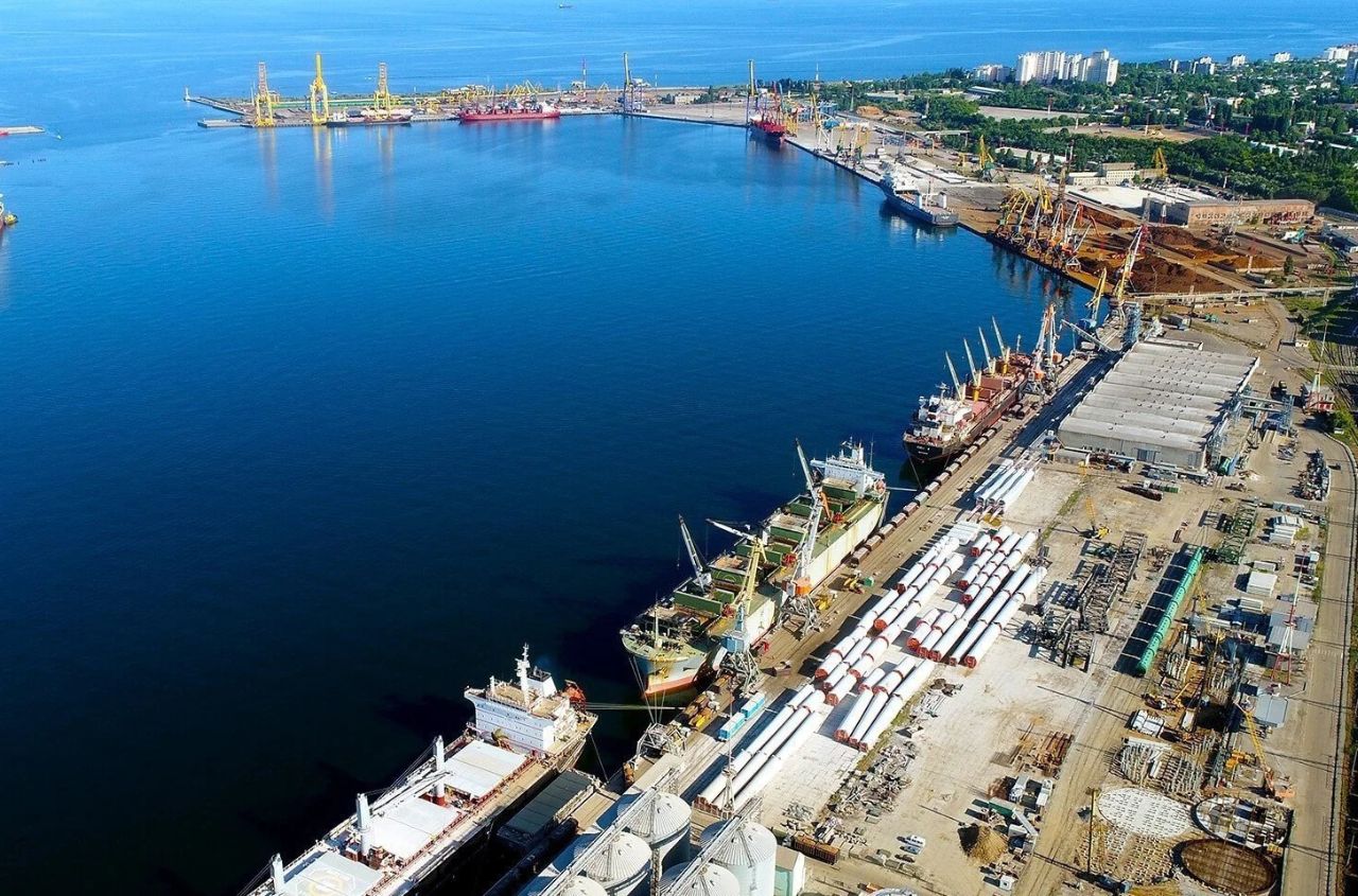 Maersk temporarily suspends operations at Chornomorsk port due to Russian shelling