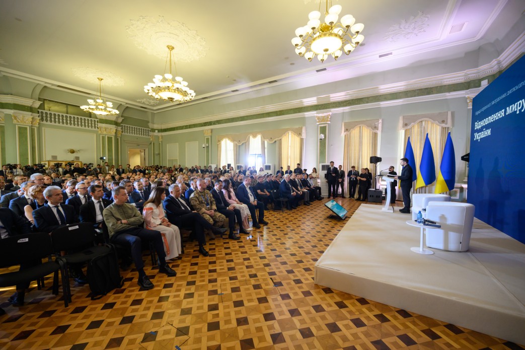Zelensky urges diplomats to deepen ties with China