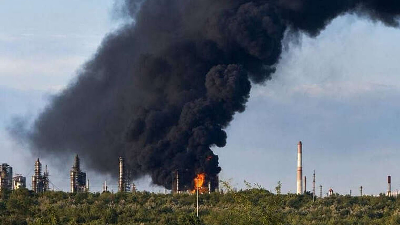 Ukraine hit major oil refinery 800 km from border