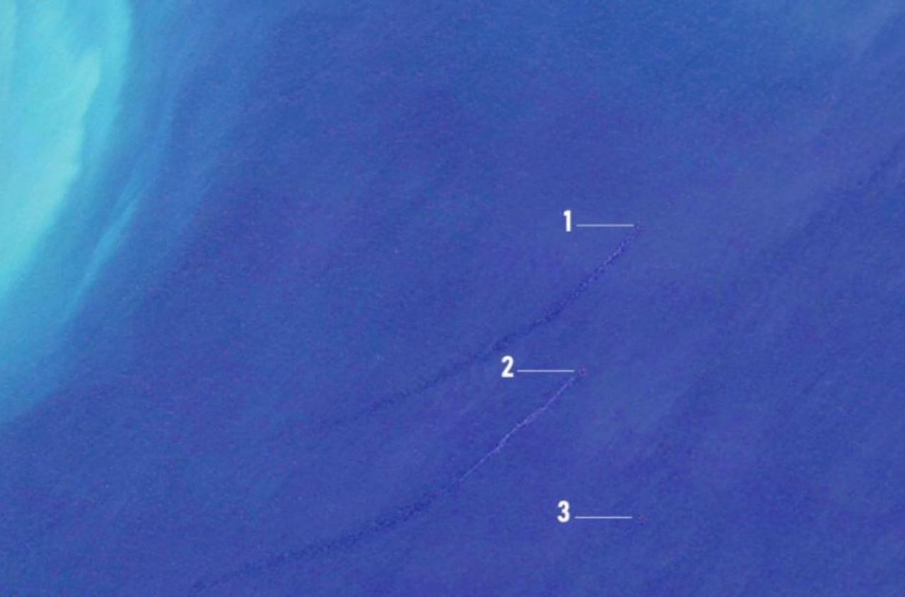 New oil slicks detected near sunken Russian tankers in Kerch Strait