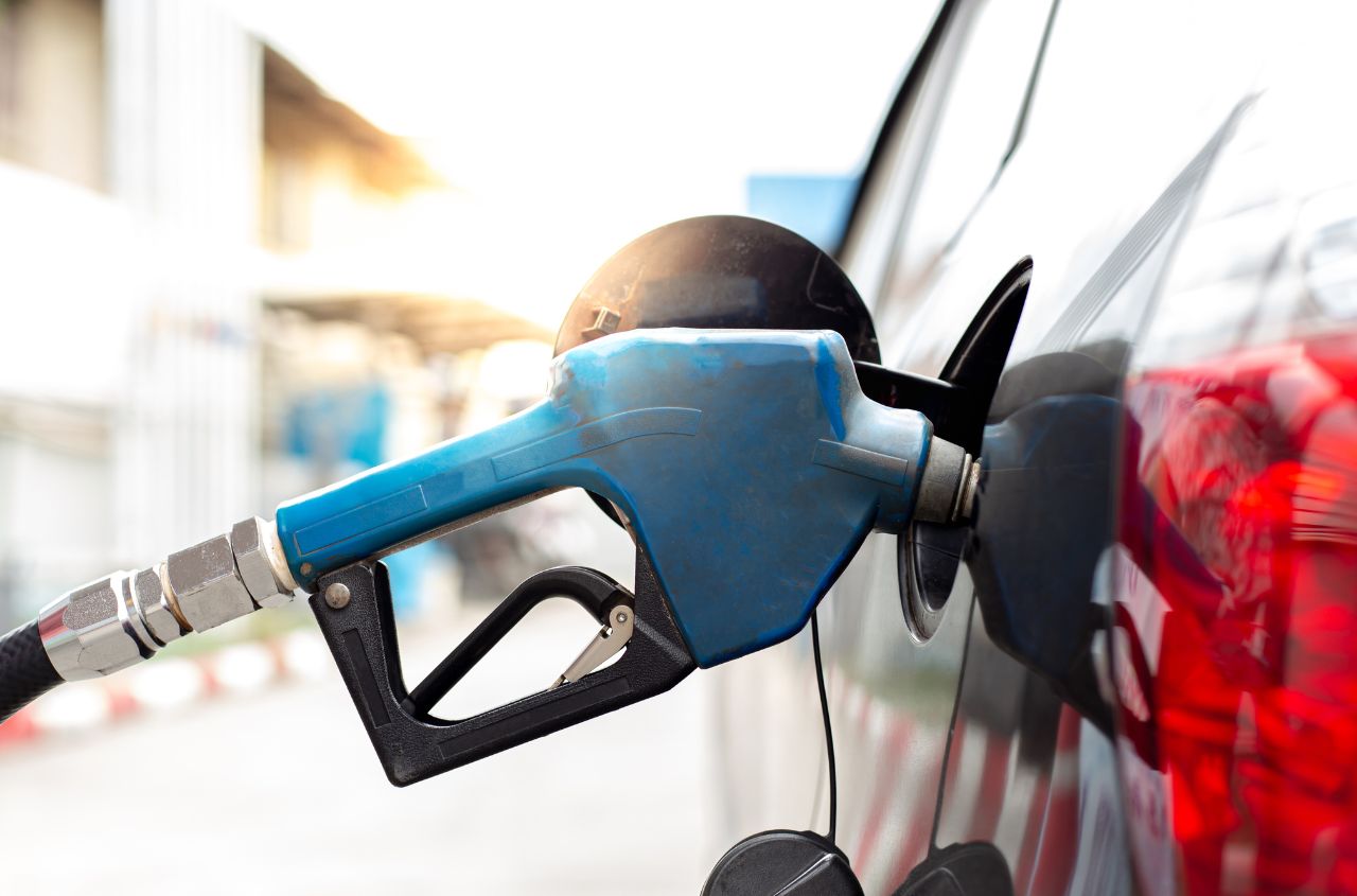 Kazakhstan’s leading refineries refuse to supply petrol to Russia