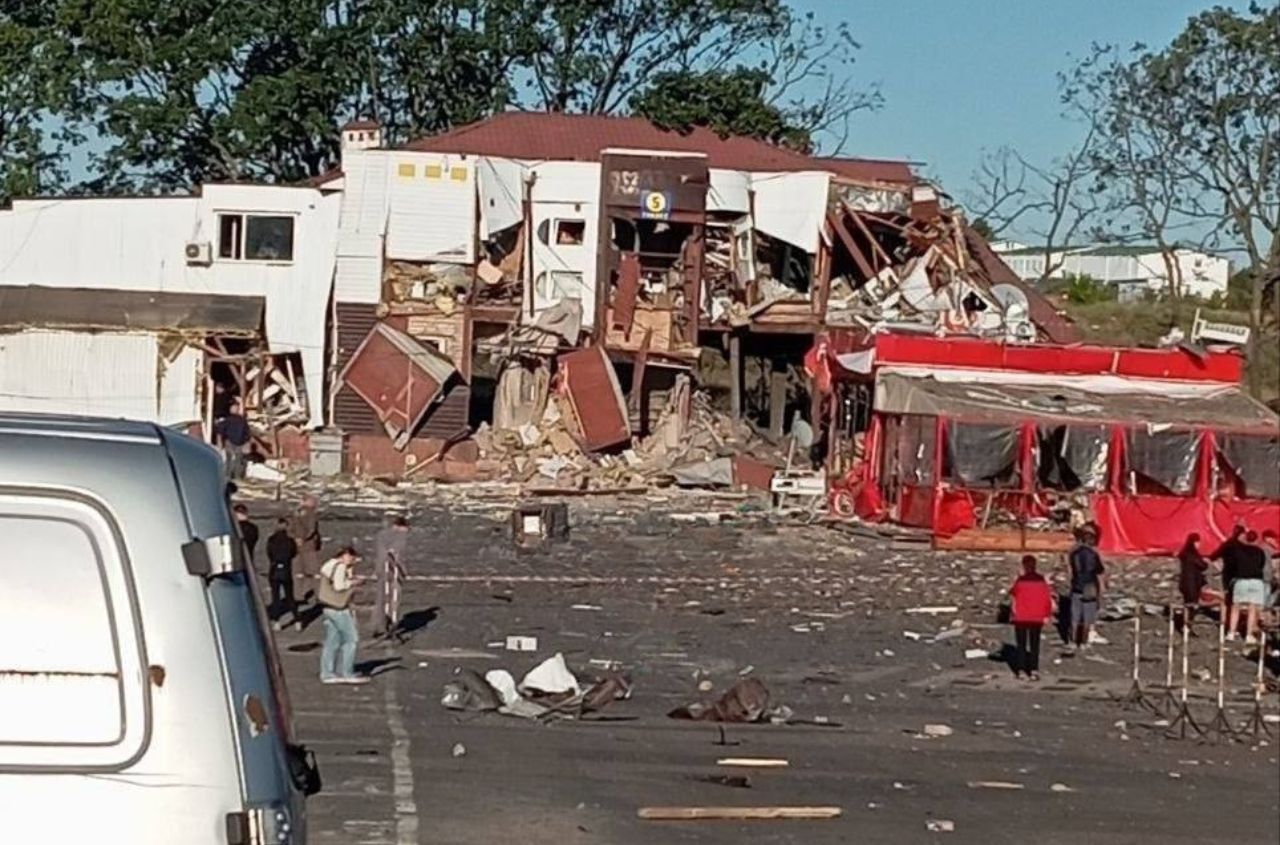 Market near Odessa damaged in overnight Russian strike