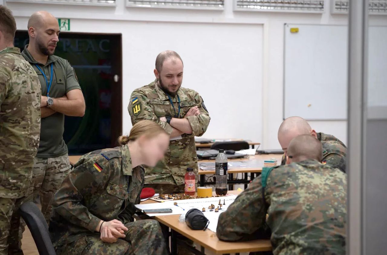 Ukrainian officers train NATO partners in lessons from modern warfare